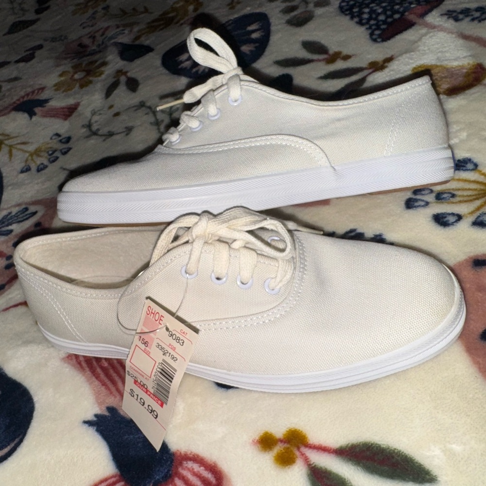 Keds Vintage Canvas Lace-Up Off White Sneakers 5.5 Women Men 4 NWT Cream Shoes